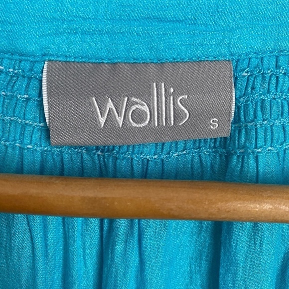 Wallis Women's‎ Aqua 3/4 Sleeve V-neck Blouse Size Small - Picture 2 of 11